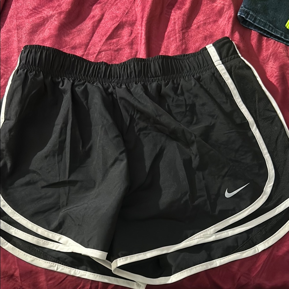 Nike Black Athletic Shorts Lightweight Moisture-Wicking